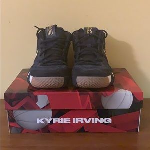 KYRIE 4 PITCH BLUE